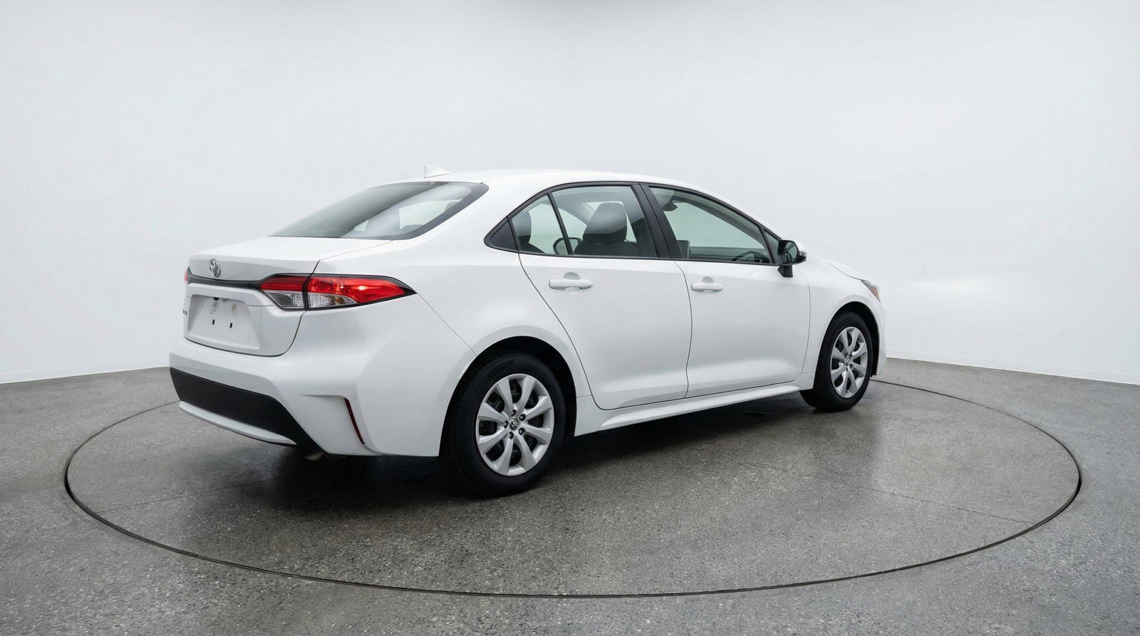 Used 2025 Toyota Corolla LE image 9