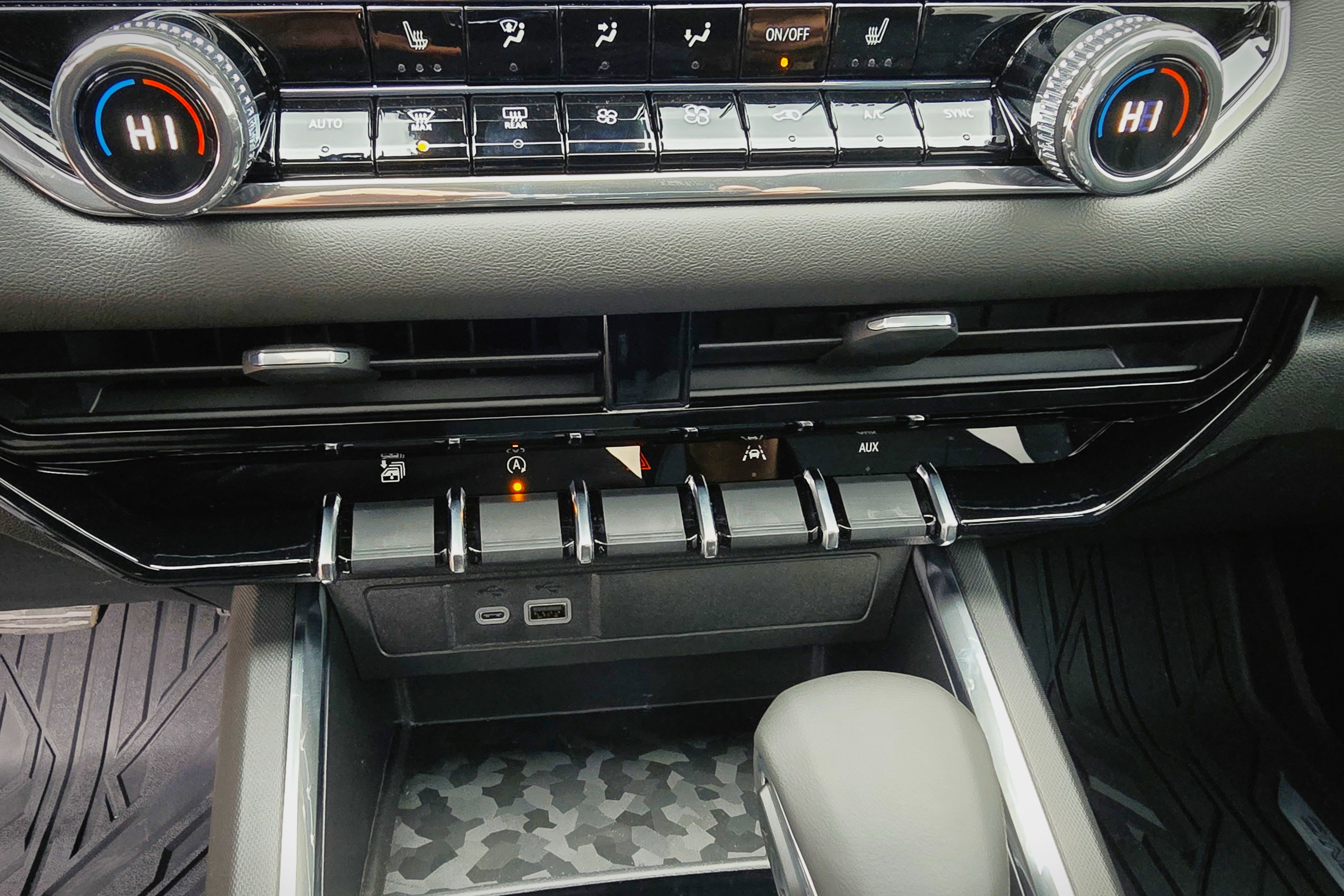 New 2026 GMC Canyon Elevation w/ Convenience Package image 24