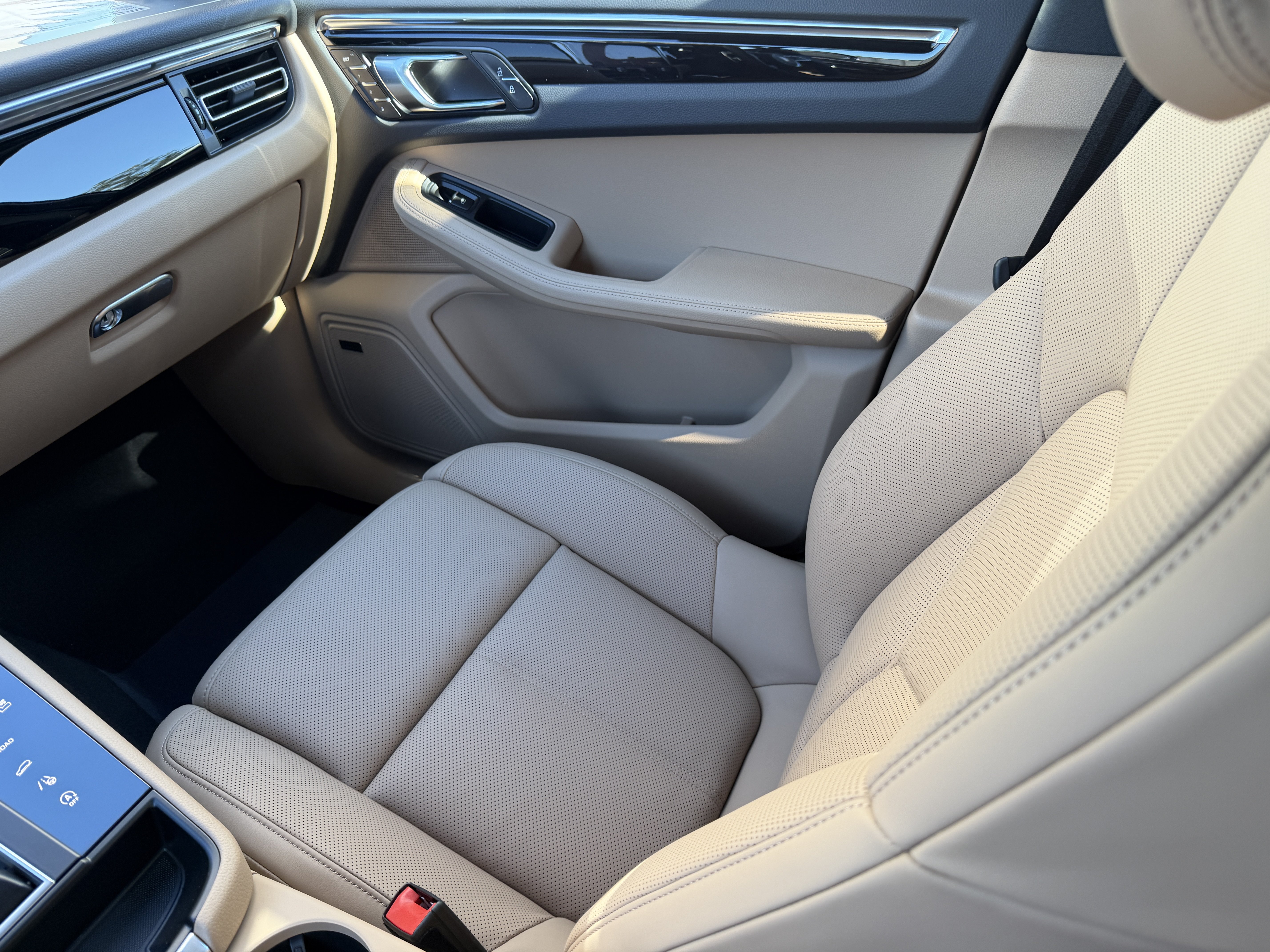 New 2026 Porsche Macan S AWD/4WD image 20