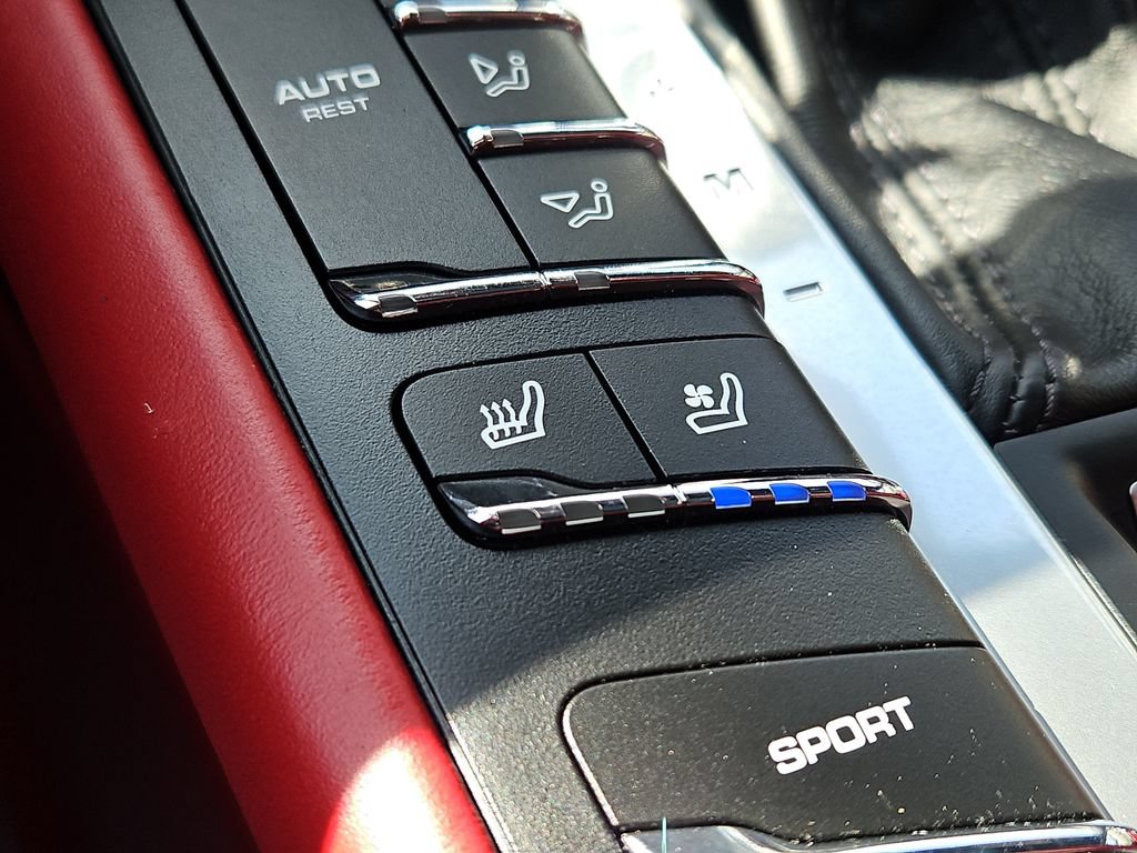 Used 2020 Porsche Macan GTS AWD/4WD image 23