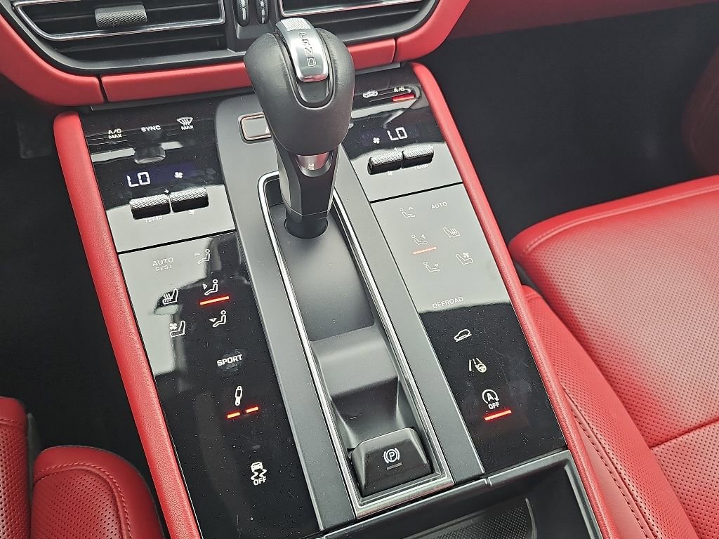 Used 2024 Porsche Macan S AWD/4WD image 7