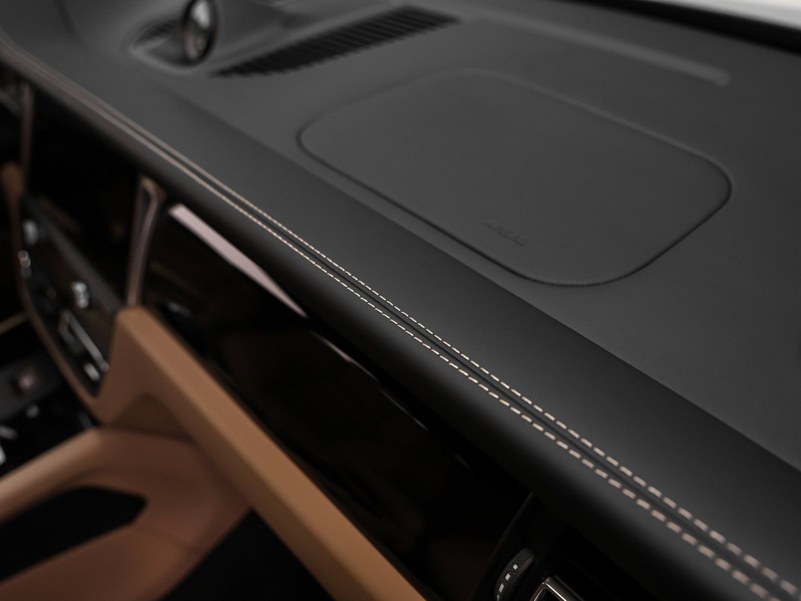 New 2026 Porsche Macan image 23