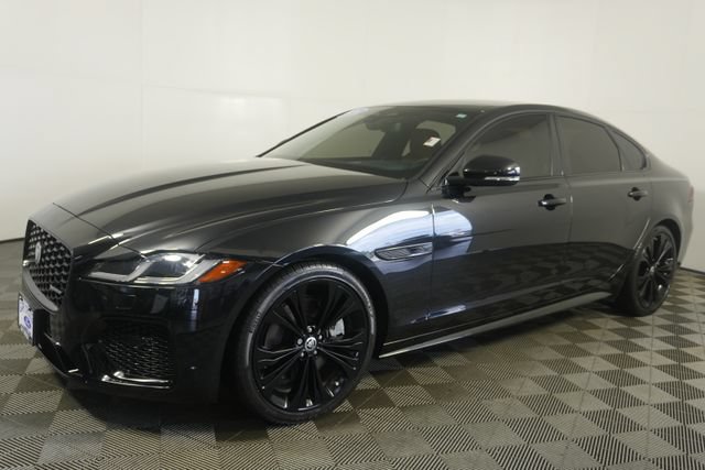 Used 2024 Jaguar XF R-Dynamic SE AWD/4WD image 7