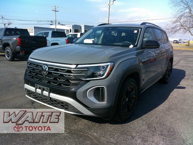 Used 2024 Volkswagen Atlas Peak Edition SEL AWD/4WD image 6
