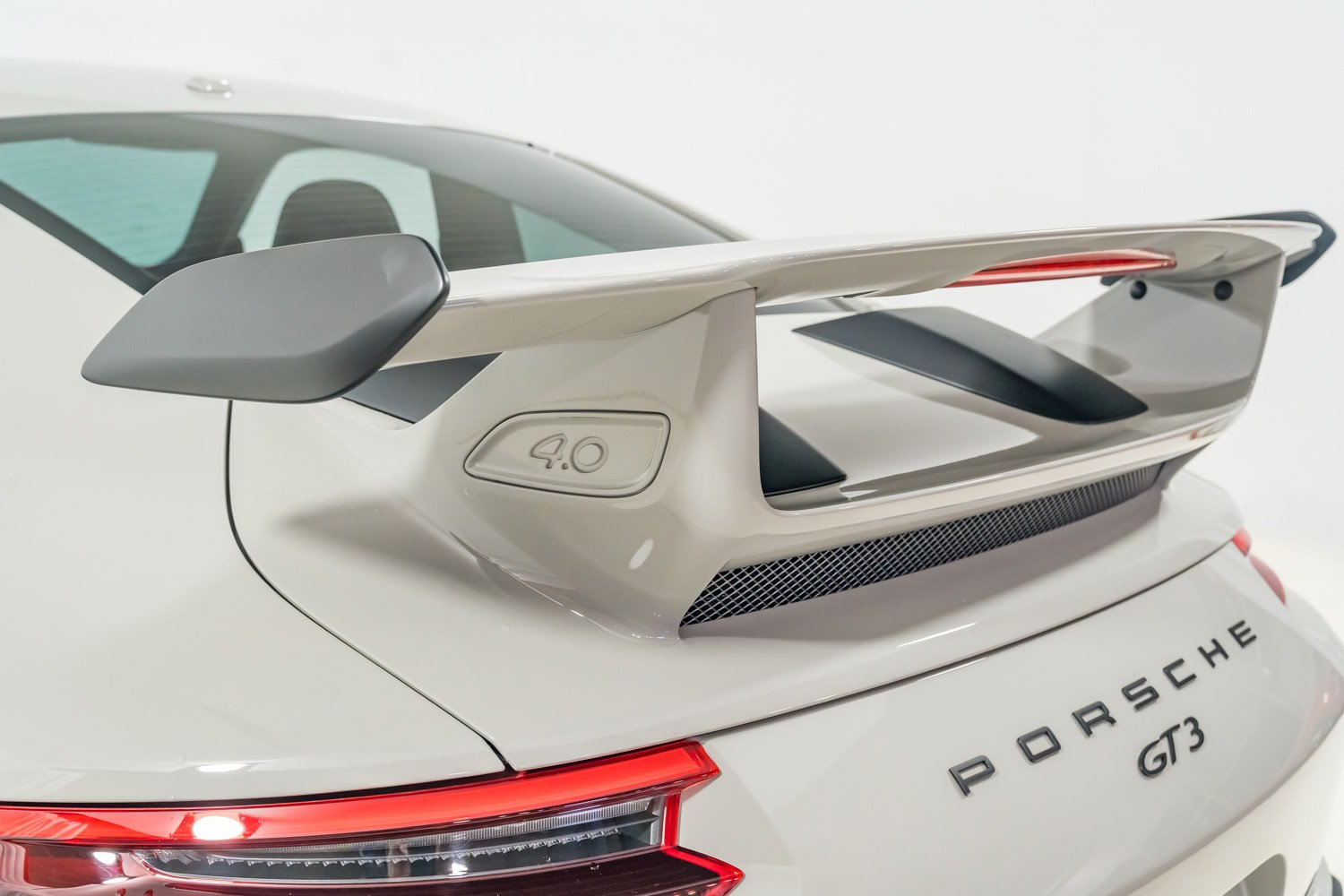 Used 2018 Porsche 911 GT3 RWD image 43