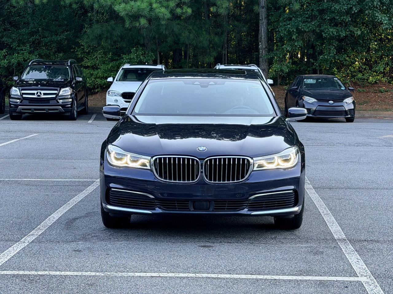 Used 2019 BMW 750i w/ Executive Package RWD image 4