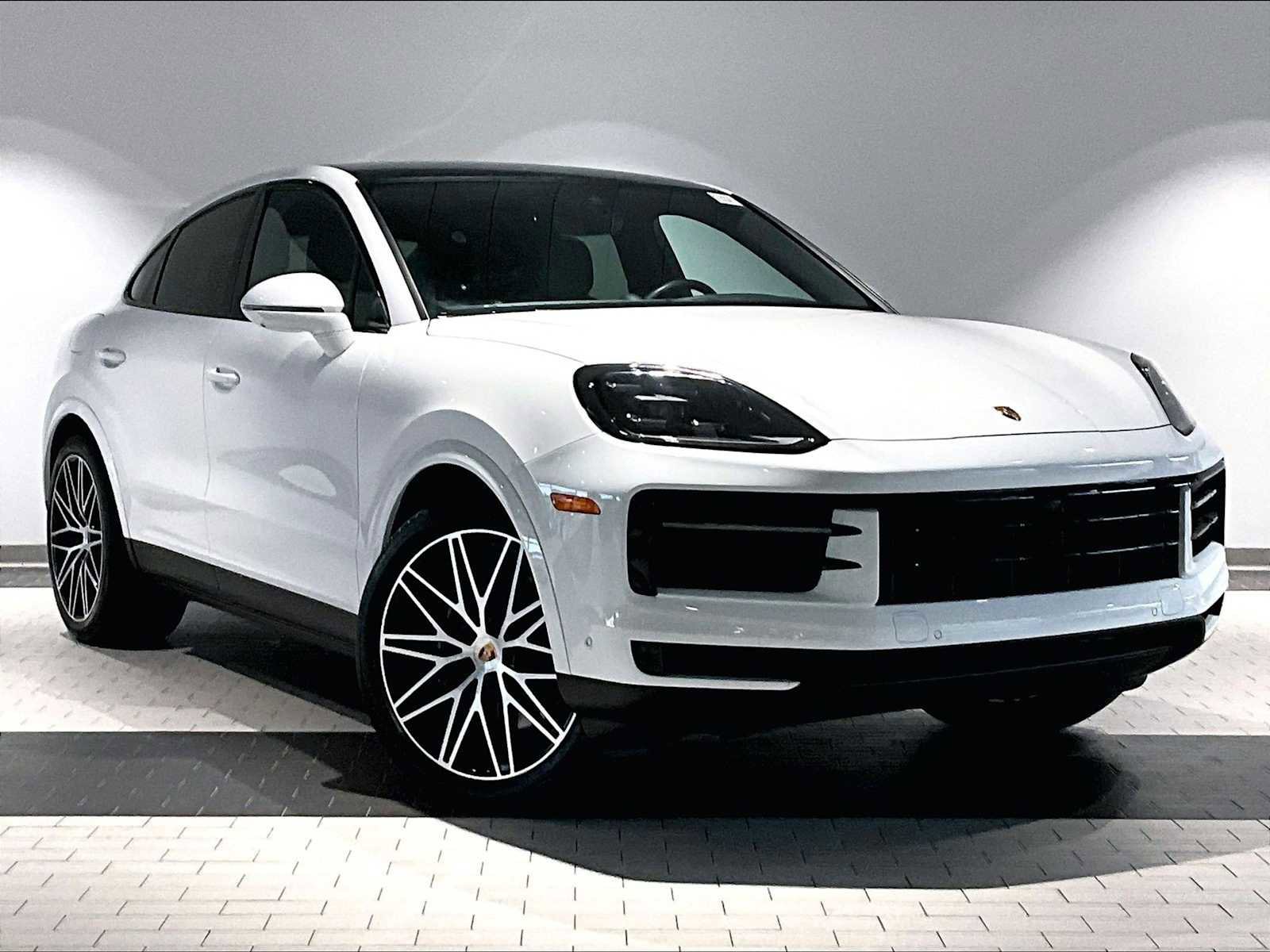 Used 2025 Porsche Cayenne Coupe image 12