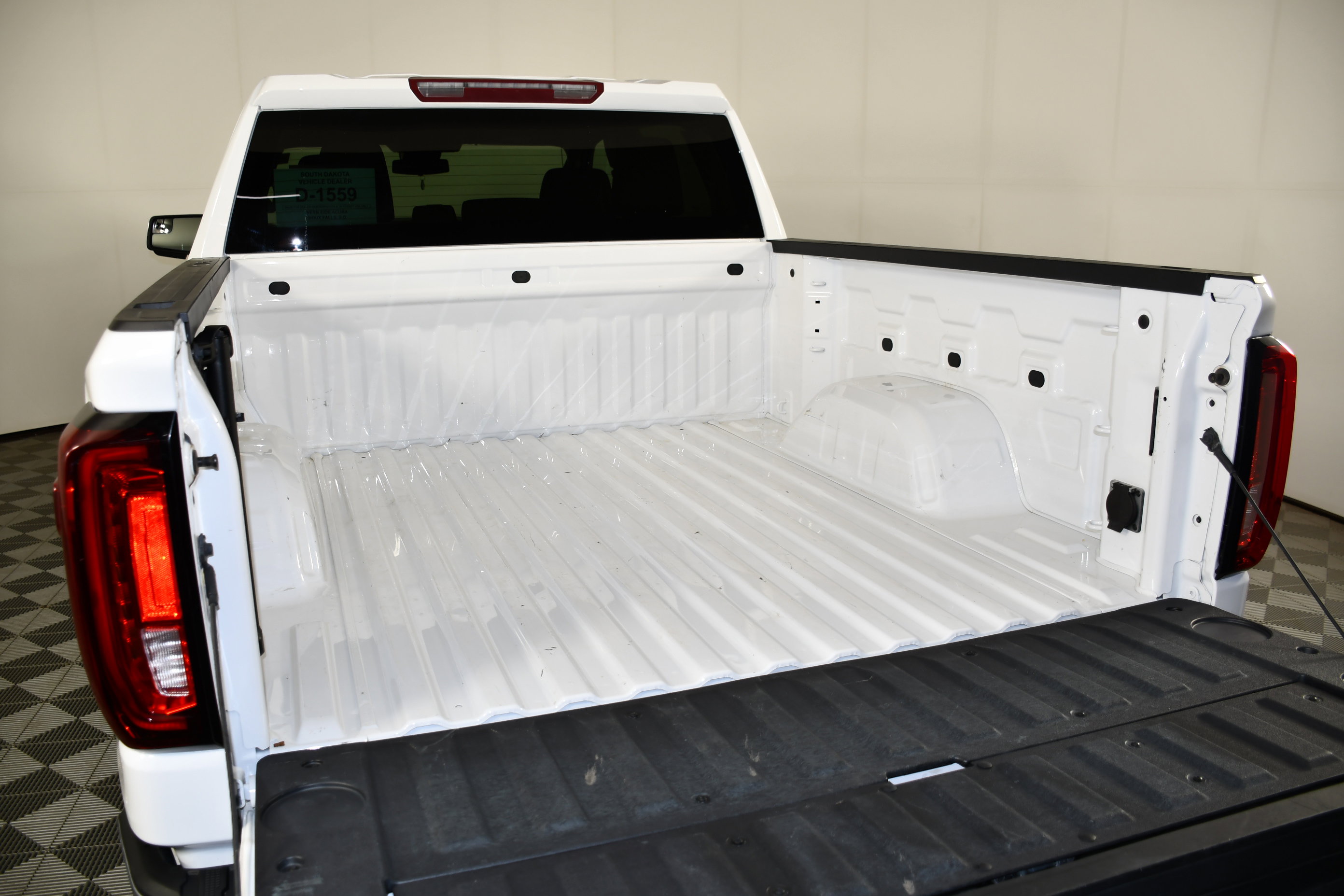 Used 2025 GMC Sierra 1500 SLT image 36