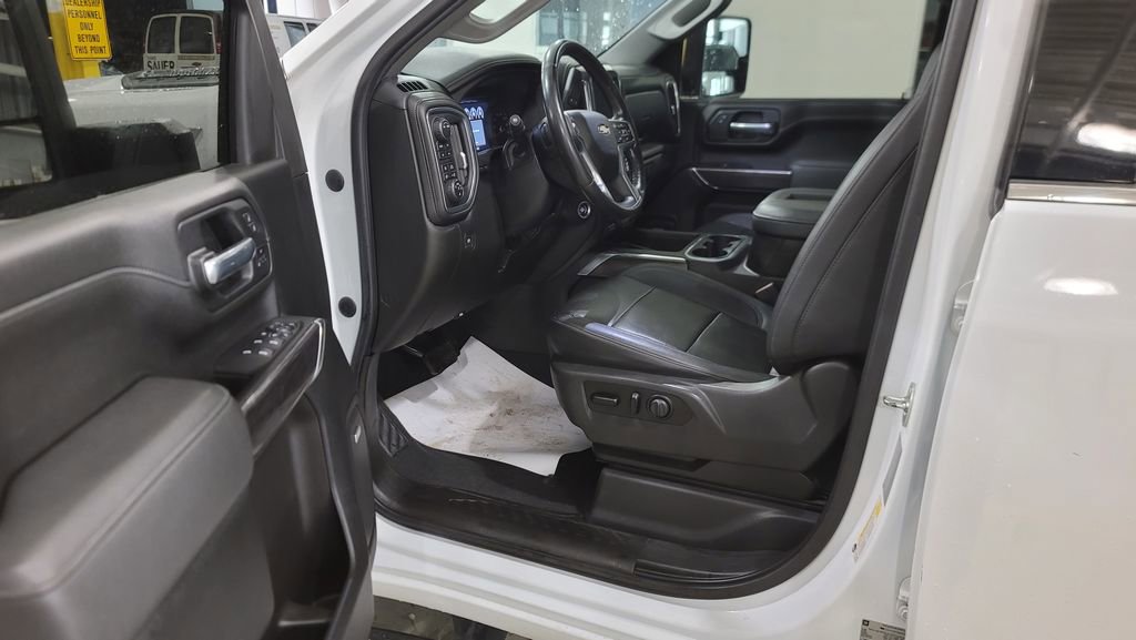 Used 2021 Chevrolet Silverado 2500 LTZ w/ LTZ Premium Package image 18