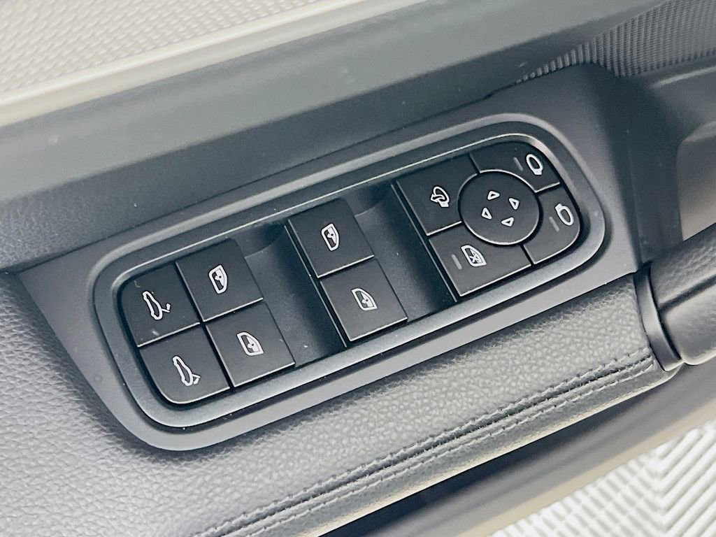 New 2026 Porsche Cayenne image 20