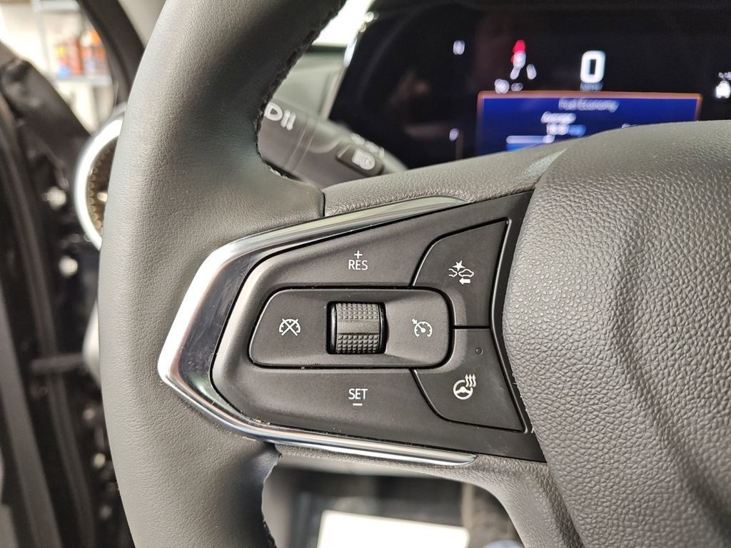 Used 2024 Chevrolet Trax ACTIV w/ Sunroof Package image 32