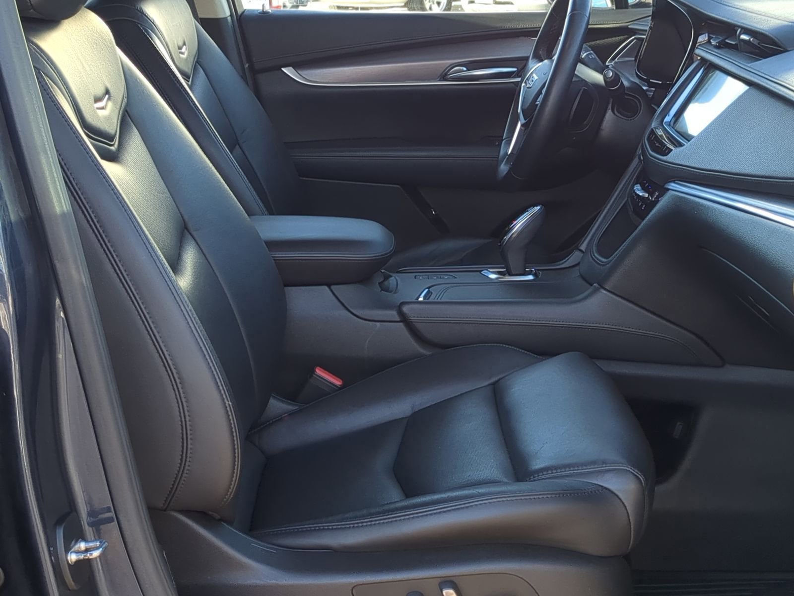 Used 2018 Cadillac XT5 Luxury image 26