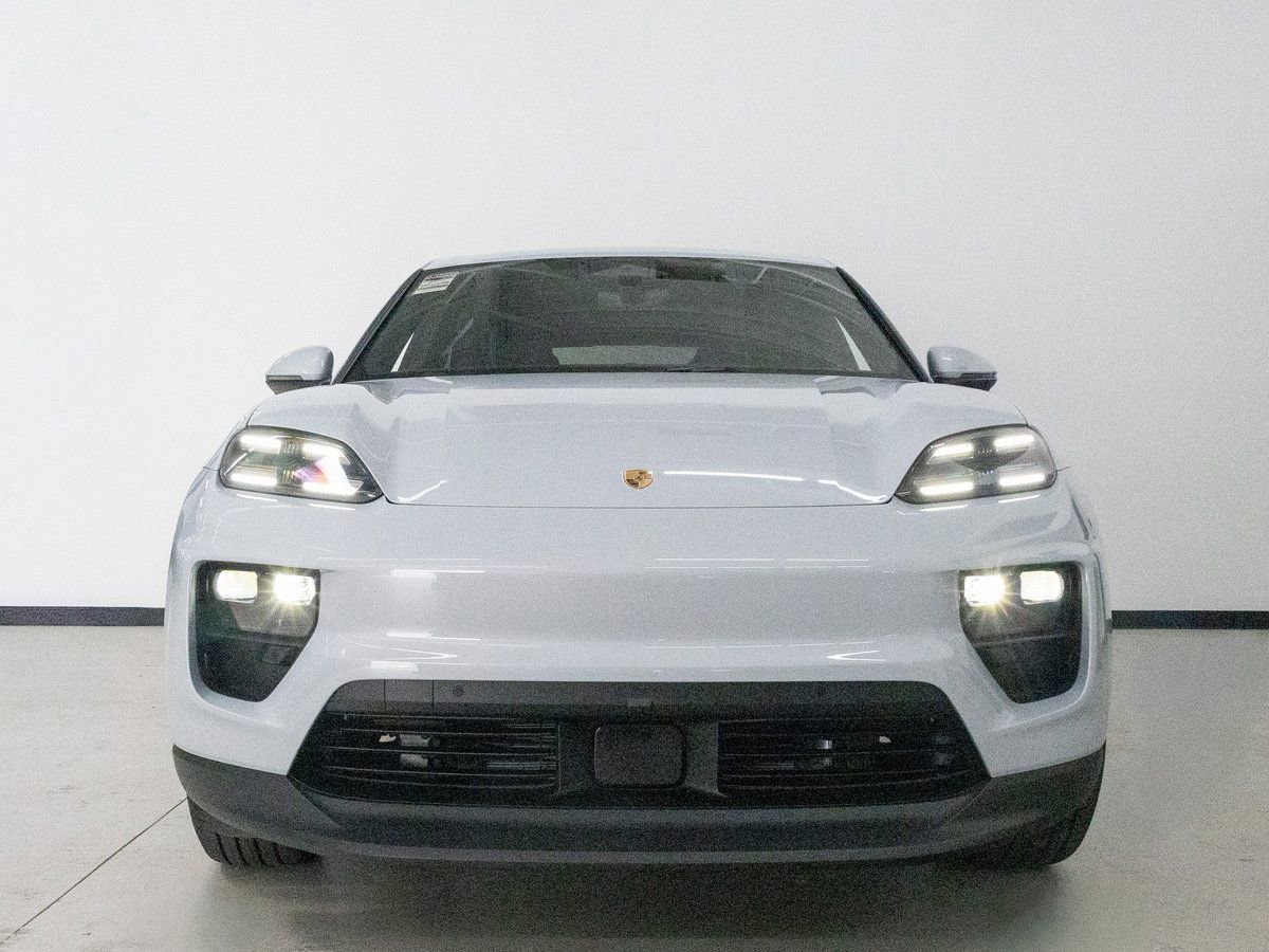 New 2025 Porsche Macan 4S Electric image 10