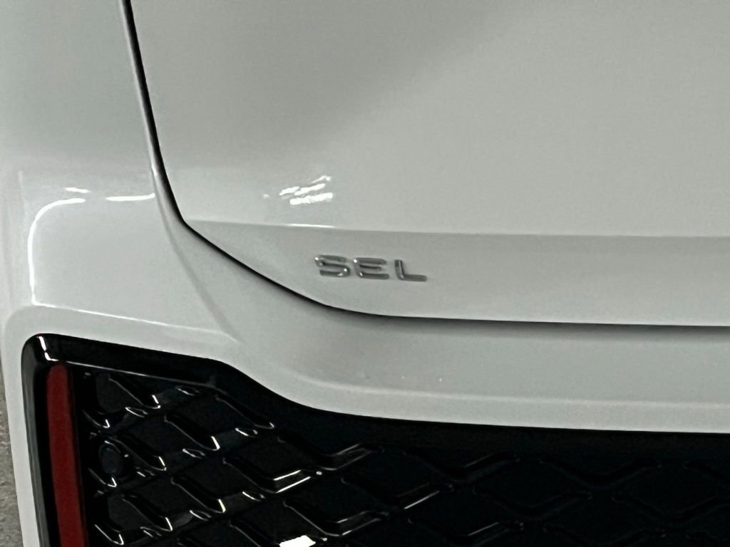 Certified 2025 Volkswagen Tiguan SEL R-Line image 37