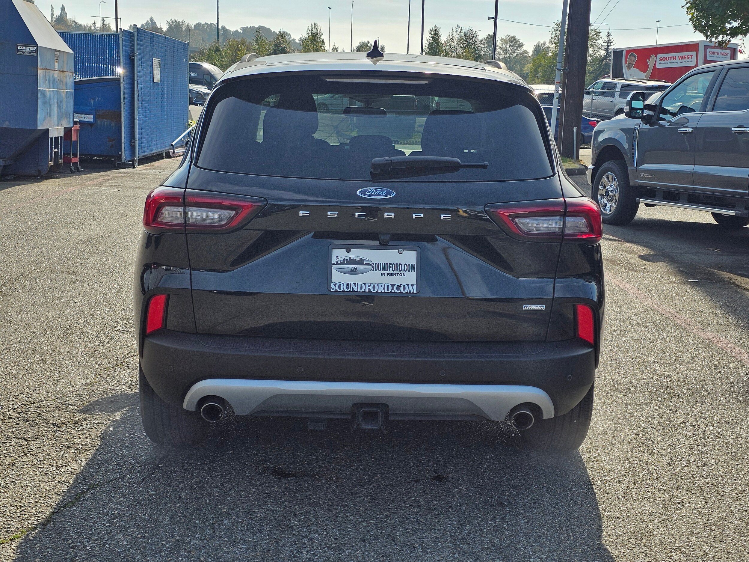 Certified 2025 Ford Escape SE w/ Class II Trailer Tow Package FWD image 6