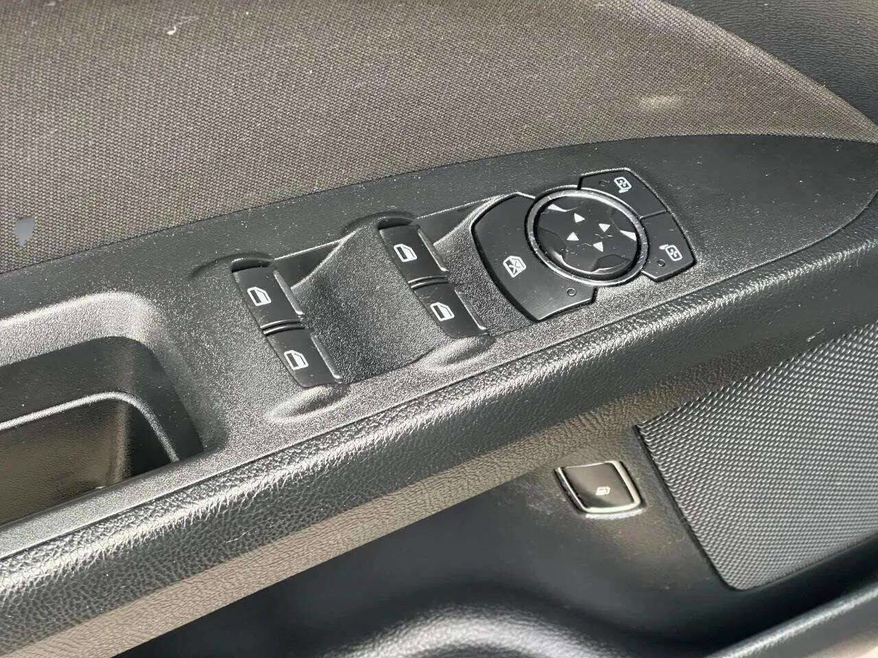 Used 2018 Ford Fusion SE image 42