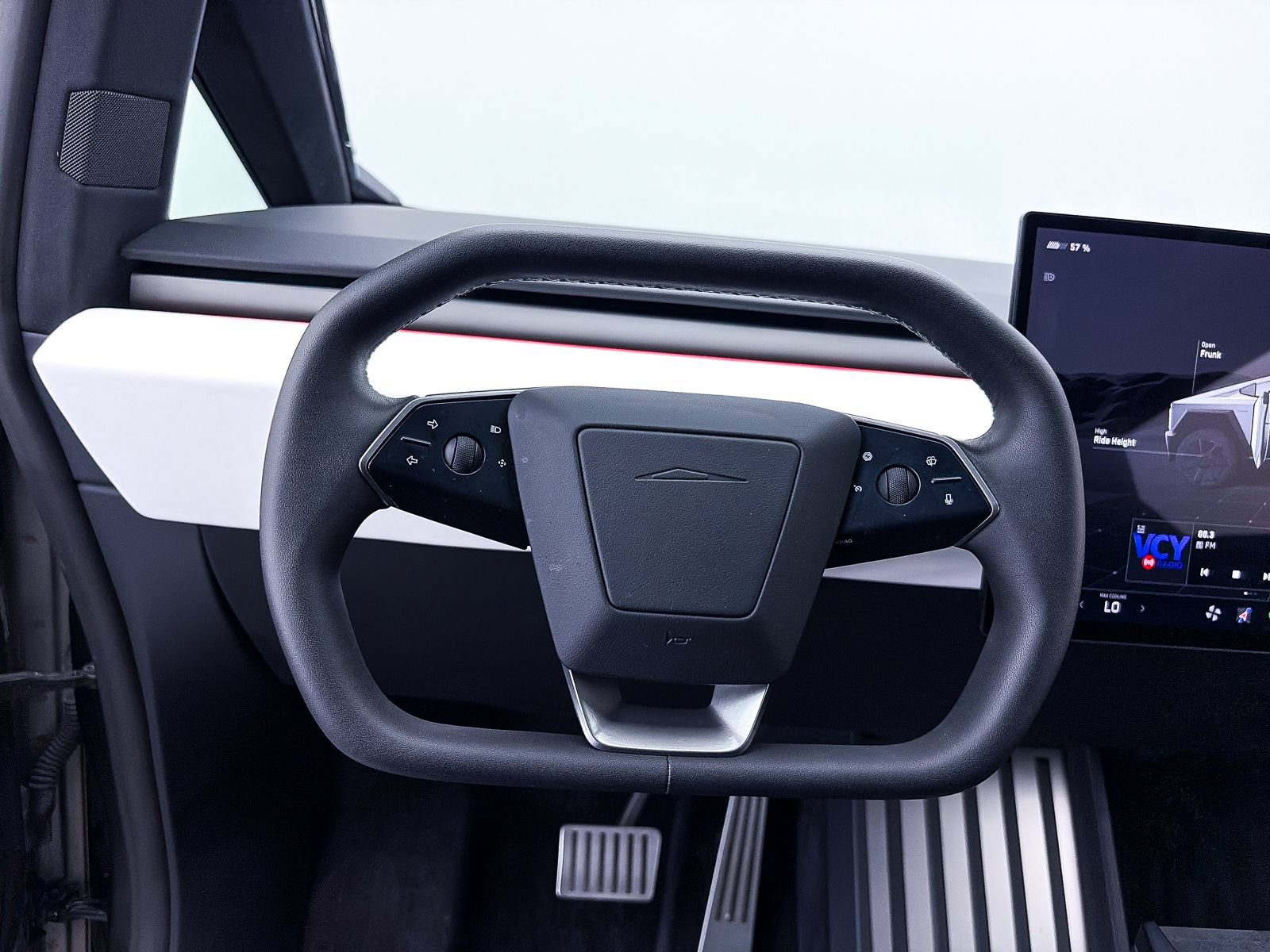 Used 2024 Tesla Cybertruck AWD Crew Cab image 22