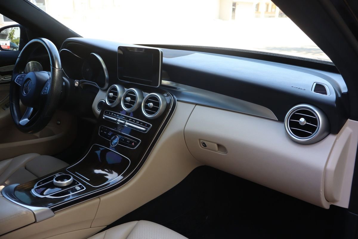Used 2018 Mercedes-Benz C 300 4MATIC Sedan w/ Premium Package image 17