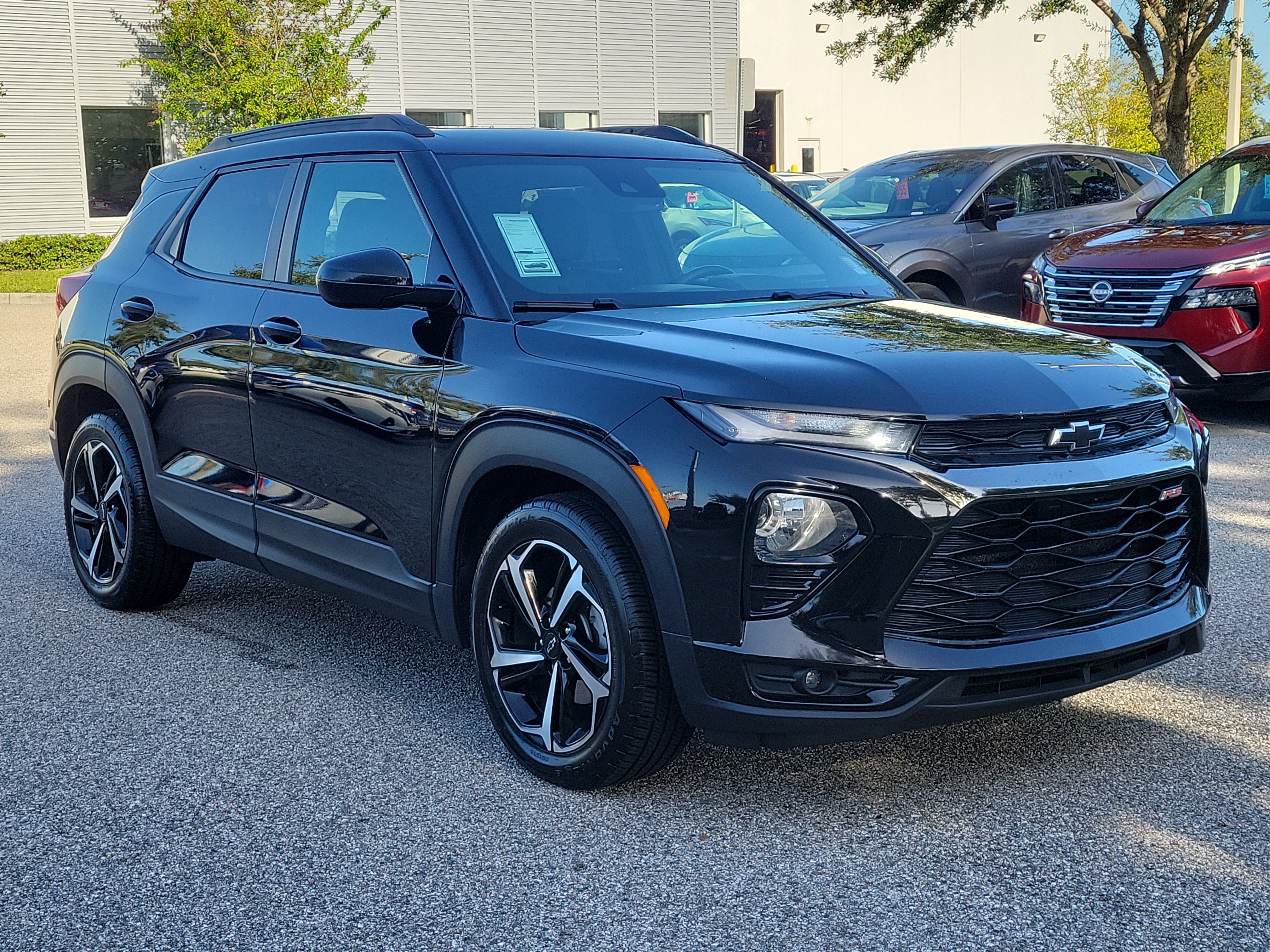 Used 2023 Chevrolet TrailBlazer RS w/ Sun and Liftgate Package FWD image 3