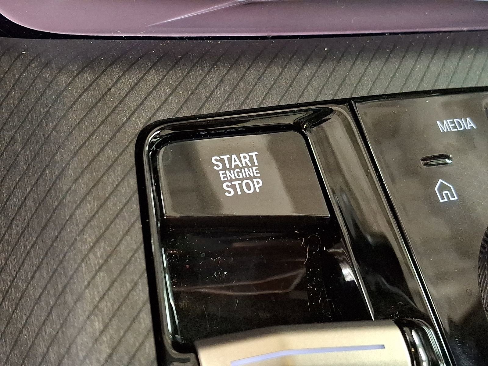 Used 2025 BMW X3 xDrive30i w/ Convenience Package image 18