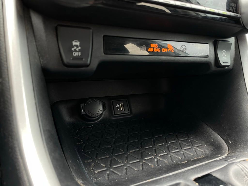 Used 2024 Toyota RAV4 LE FWD image 19