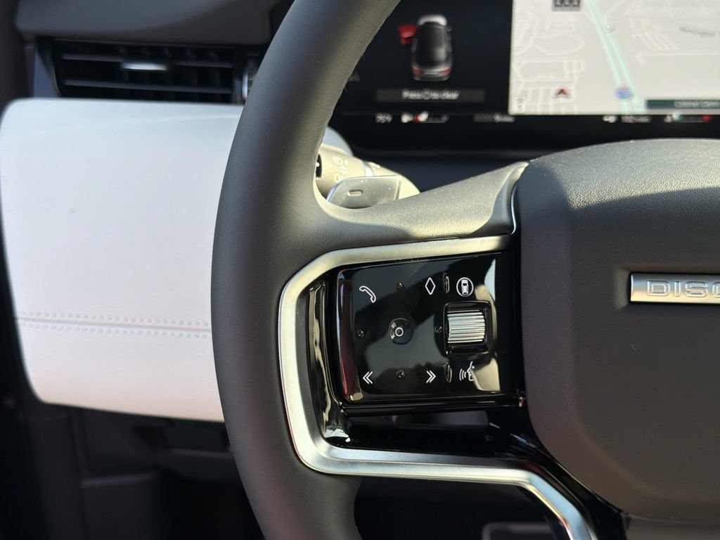 New 2026 Land Rover Discovery Sport Landmark AWD/4WD image 16