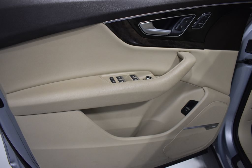 Used 2018 Audi Q7 3.0T Prestige w/ Prestige Package AWD/4WD image 15