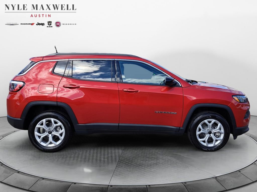 New 2026 Jeep Compass Latitude image 15