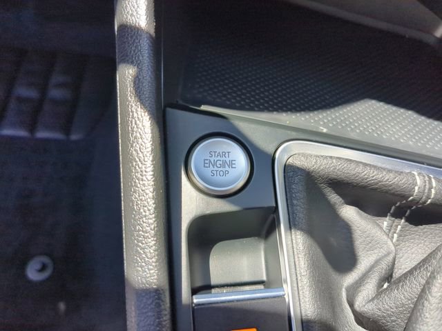 Used 2022 Volkswagen Jetta SE image 33