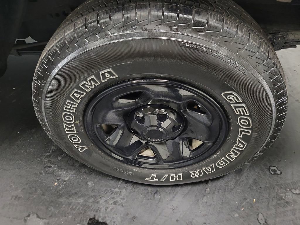 Used 2023 Toyota Tacoma SR image 11