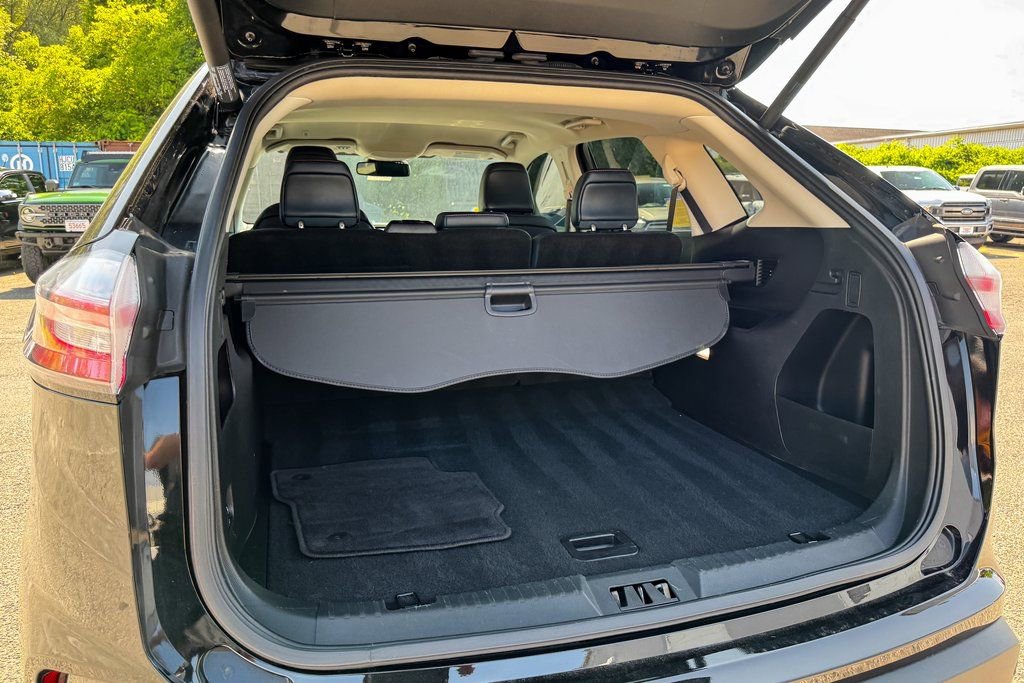 Certified 2022 Ford Edge SEL w/ Sport Appearance Package image 14