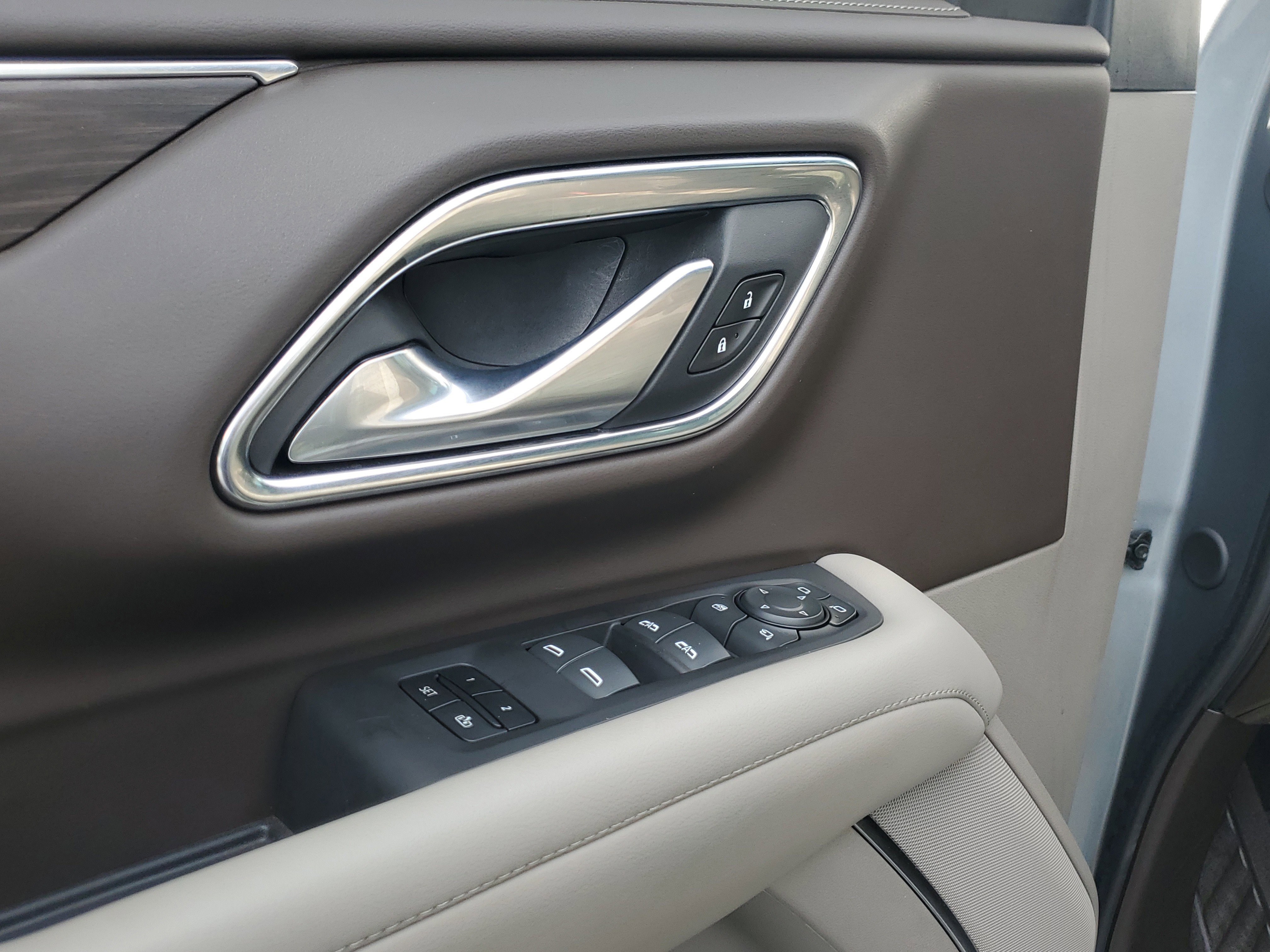 Used 2024 Chevrolet Tahoe LT w/ LT Signature Package image 21