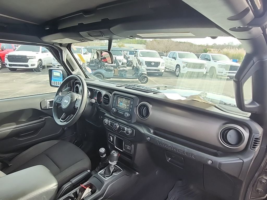Used 2018 Jeep Wrangler Unlimited Sport AWD/4WD image 22