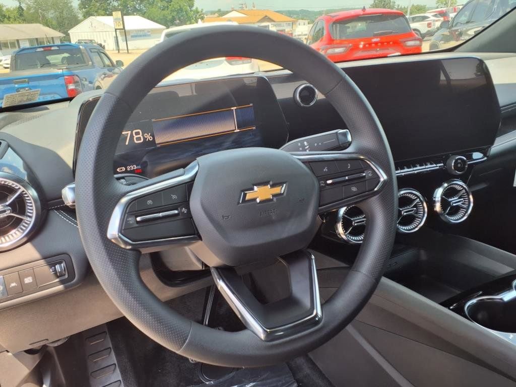 New 2025 Chevrolet Blazer EV LT image 5