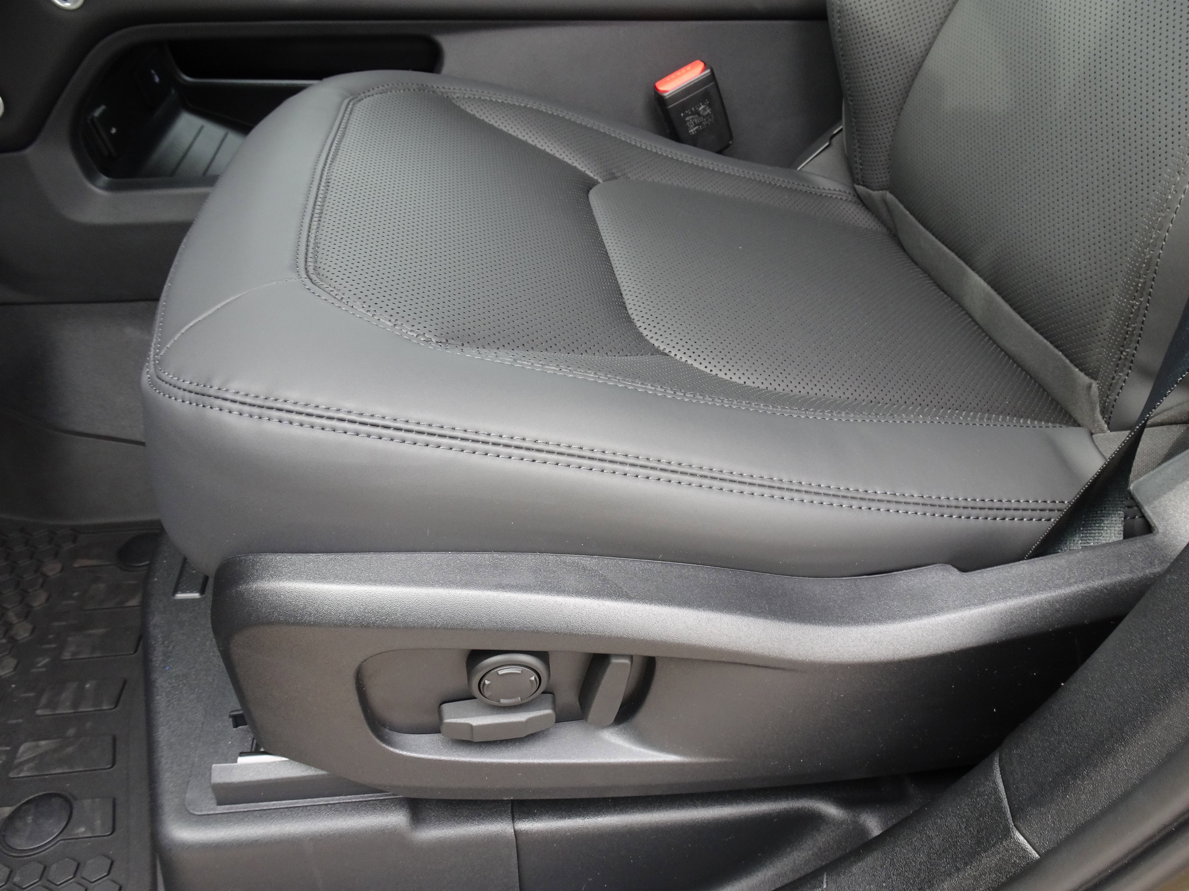 New 2026 Land Rover Defender 110 S image 16