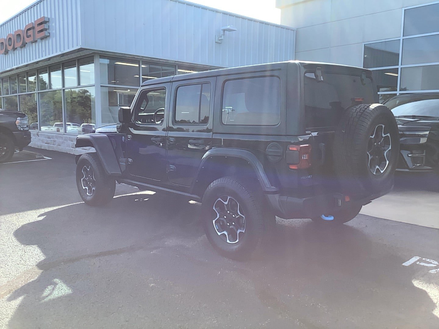 Certified 2023 Jeep Wrangler Unlimited Rubicon 4xe w/ Cold Weather Group AWD/4WD image 6