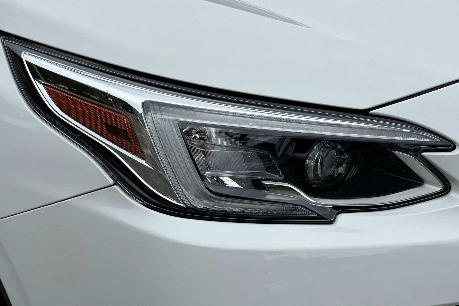 Used 2020 Subaru Outback Touring w/ Popular Package #2 image 10