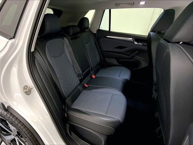 New 2026 Volkswagen Tiguan SE image 10