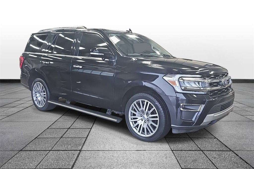 Used 2023 Ford Expedition Limited image 3