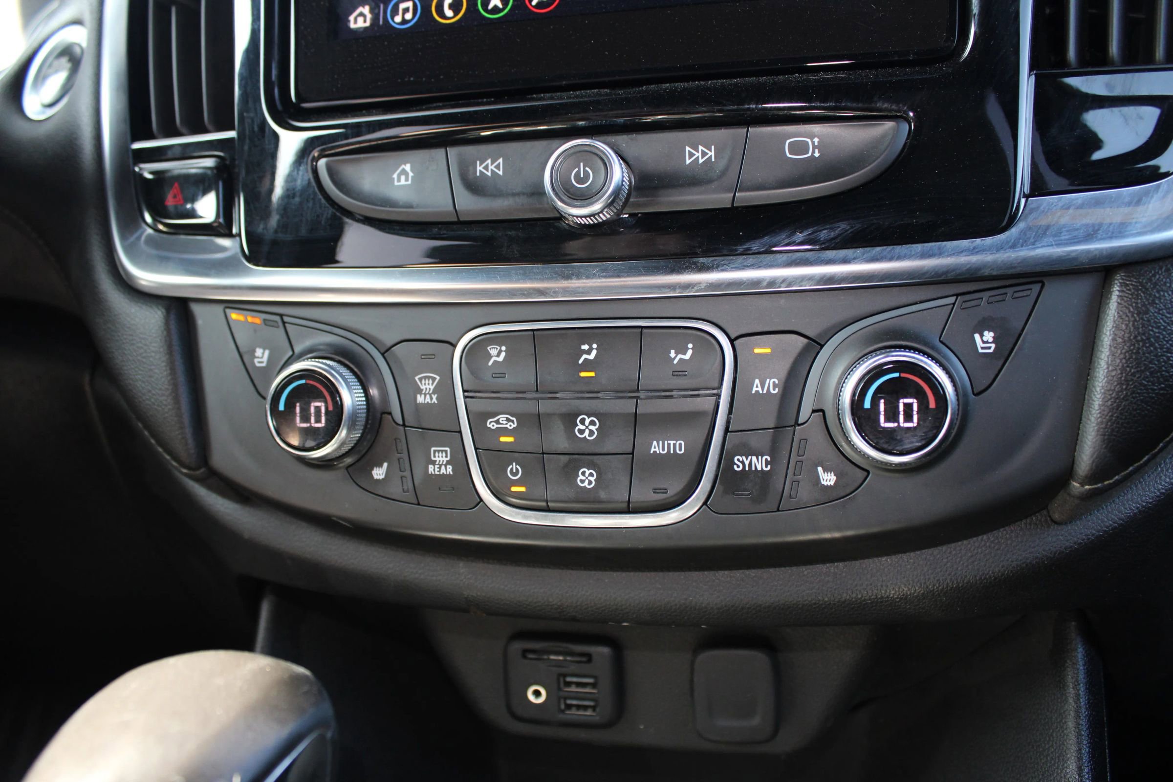 Used 2022 Chevrolet Traverse High Country image 23