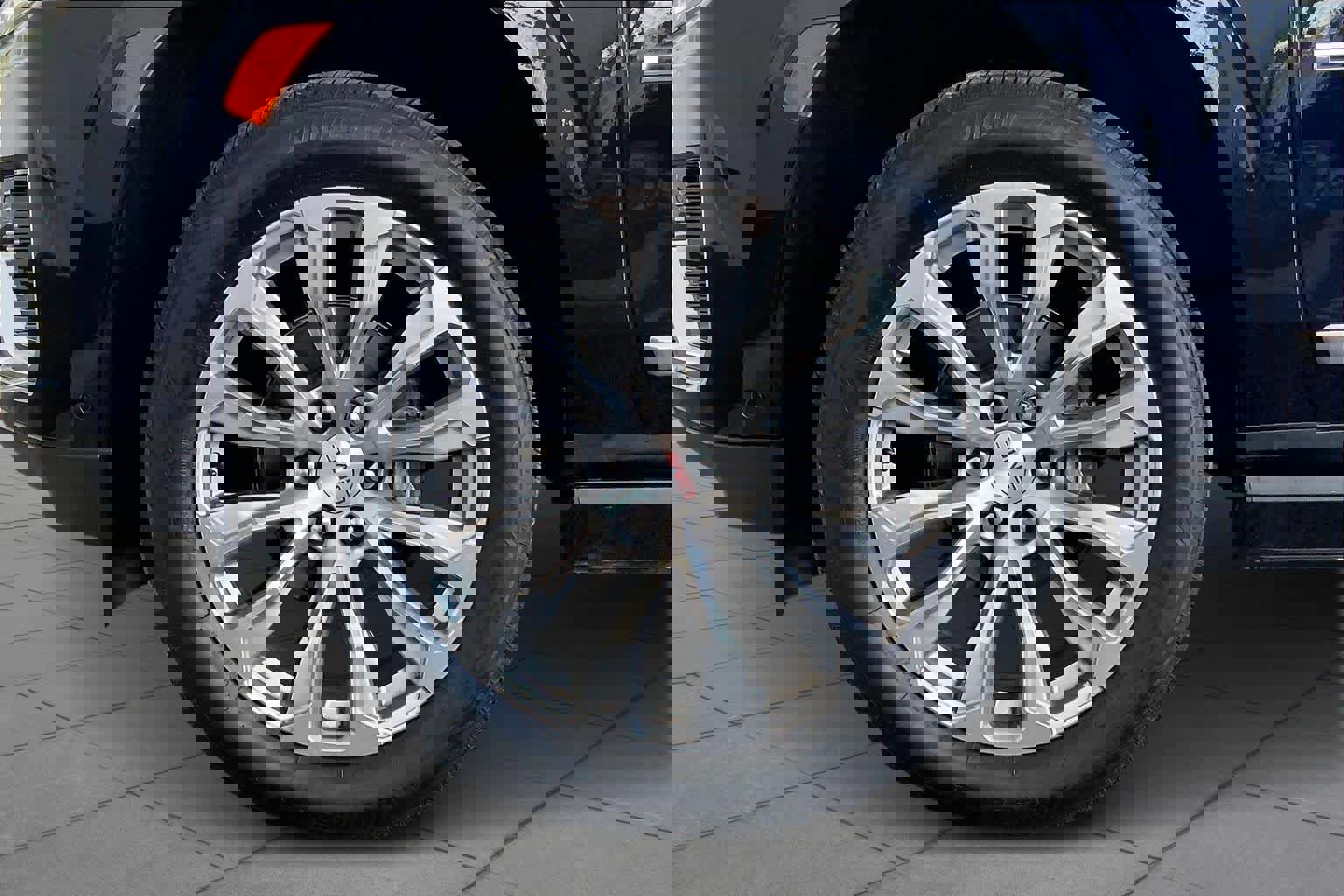 Used 2023 GMC Yukon XL Denali w/ Denali Reserve Package image 15