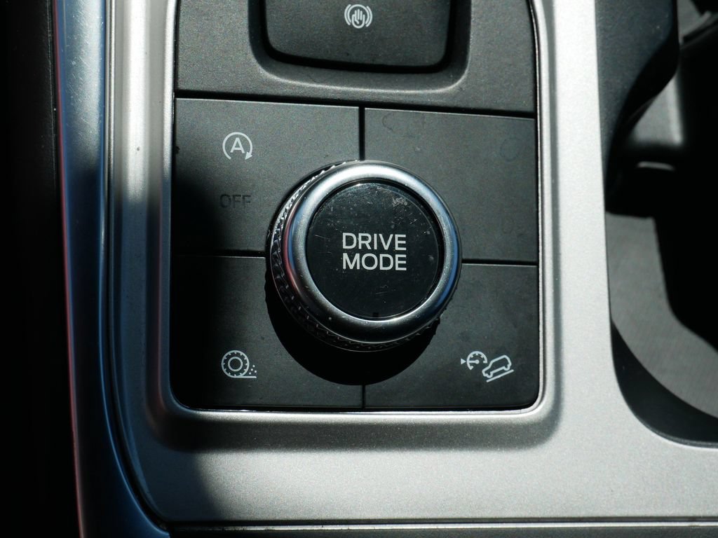 Used 2023 Ford Explorer XLT w/ Equipment Group 202A AWD/4WD image 23