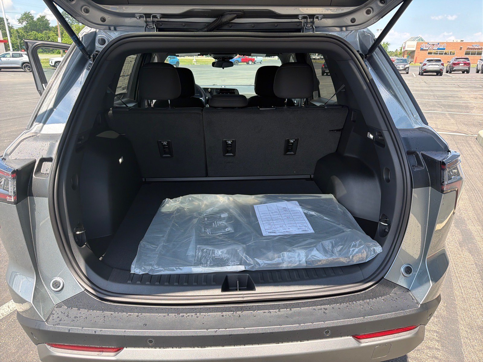 New 2027 Chevrolet Equinox LT AWD/4WD image 10