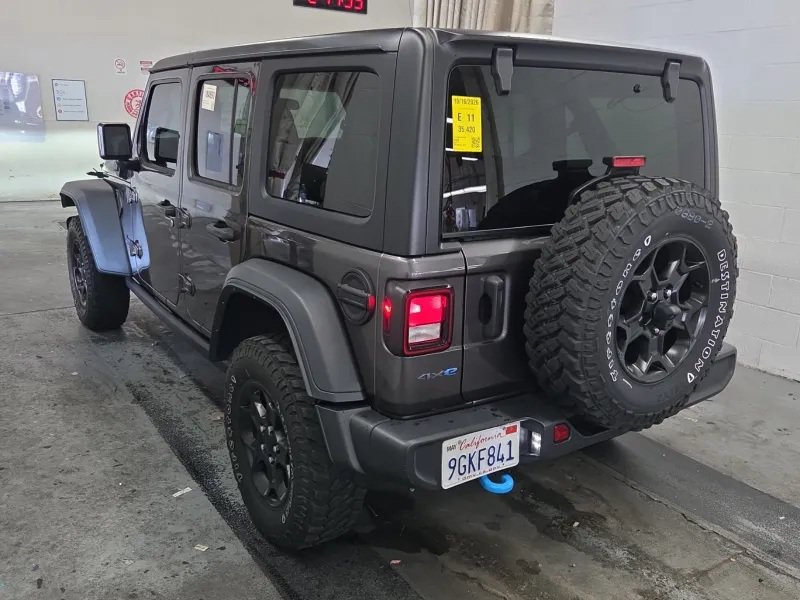 Used 2023 Jeep Wrangler Unlimited w/ Convenience Group AWD/4WD image 2