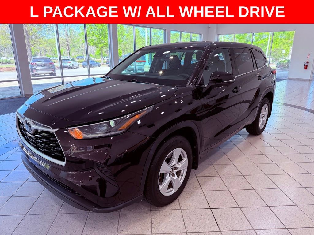 Used 2021 Toyota Highlander L AWD/4WD image 3