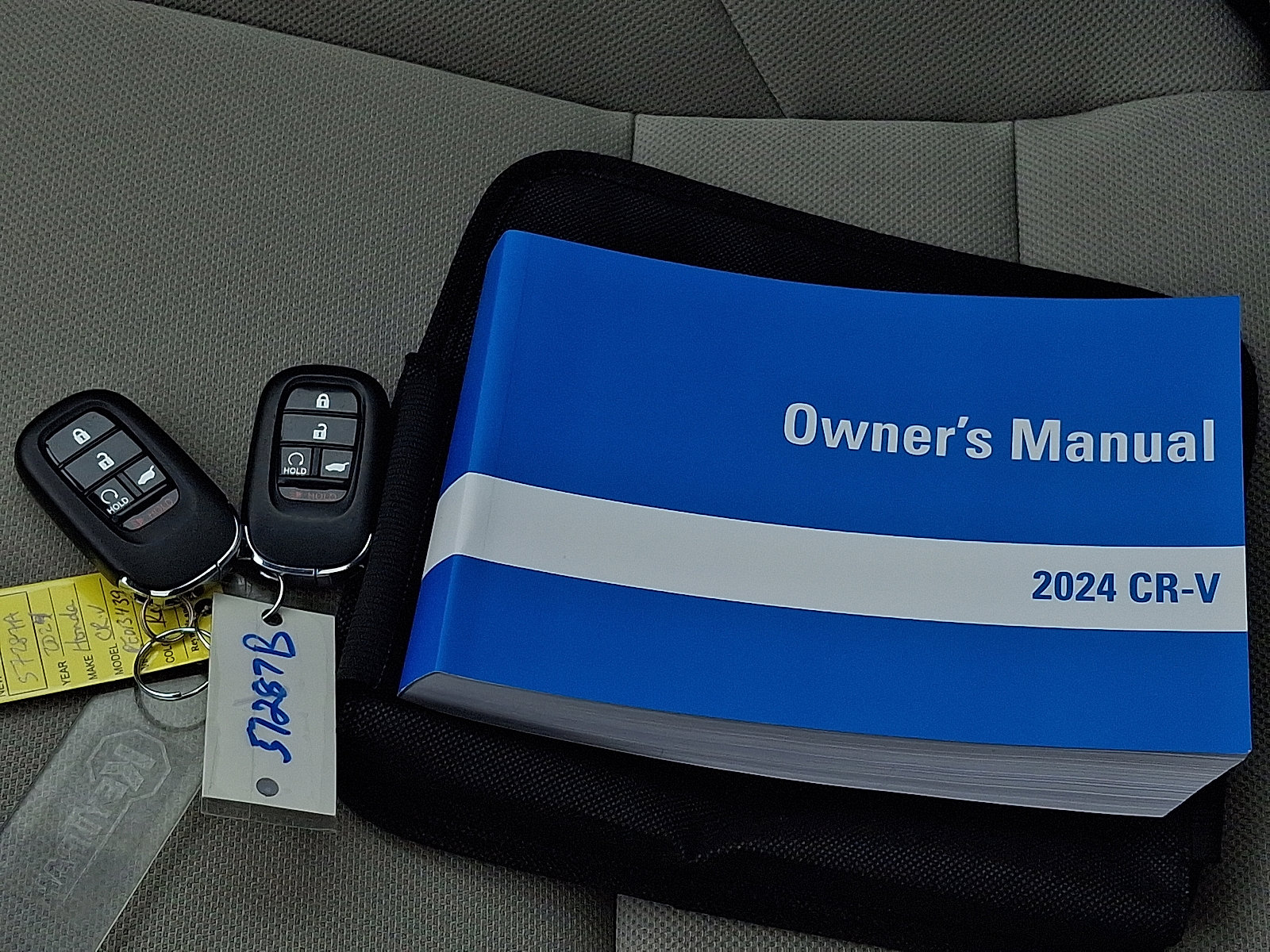 Used 2024 Honda CR-V EX image 3