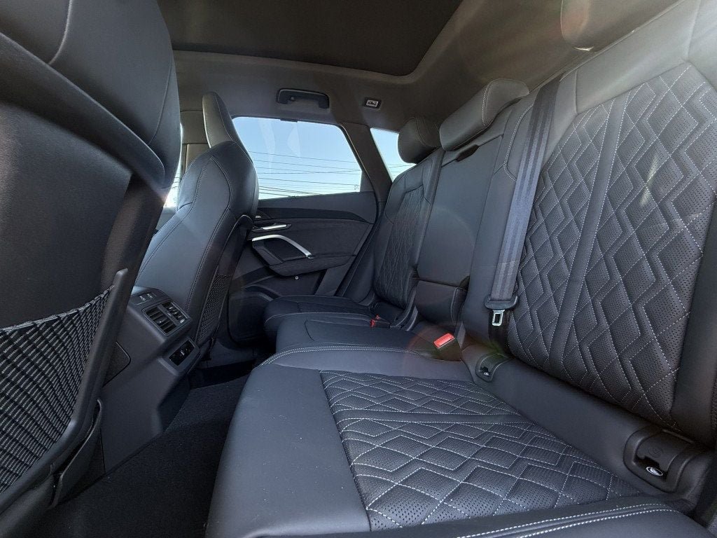 Used 2026 Audi SQ5 Premium Plus AWD/4WD image 26
