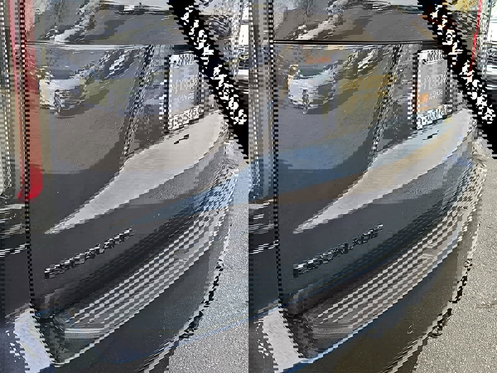 Used 2024 Cadillac Escalade ESV Sport Platinum image 11