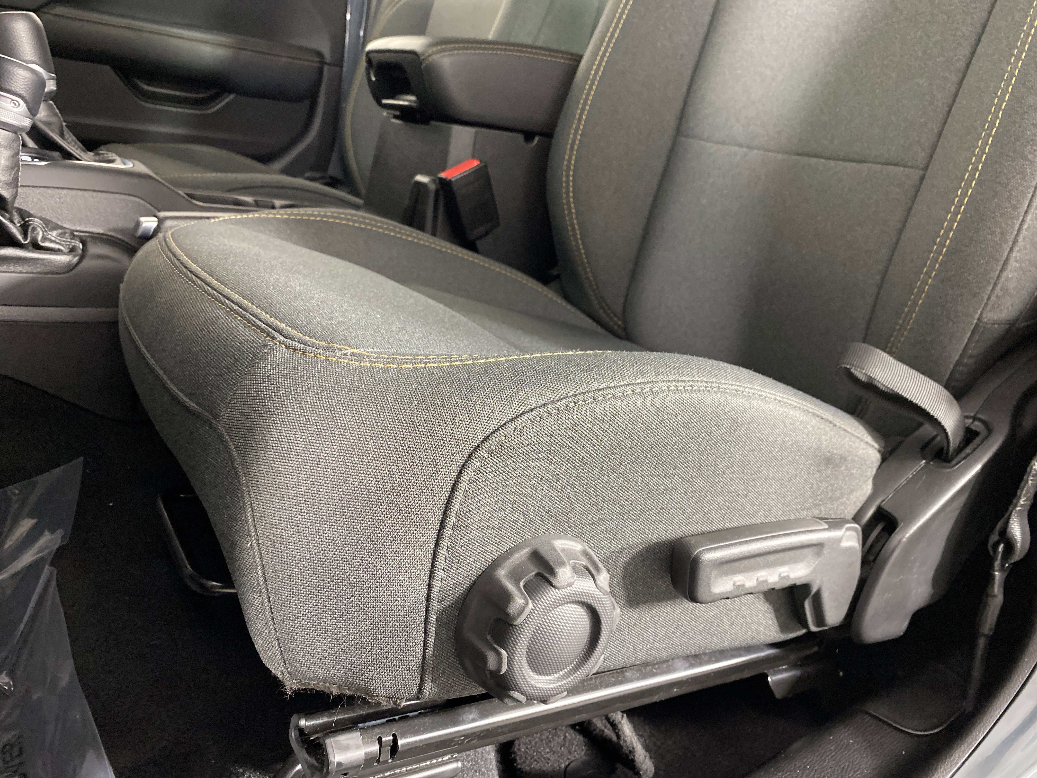 Used 2025 Jeep Wrangler Sahara w/ Safety Group image 17