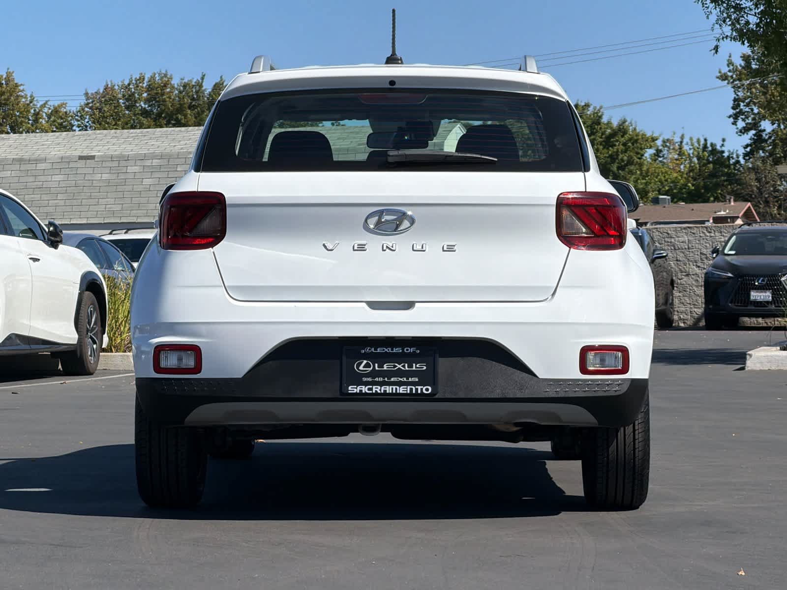 Used 2025 Hyundai Venue SEL FWD image 8